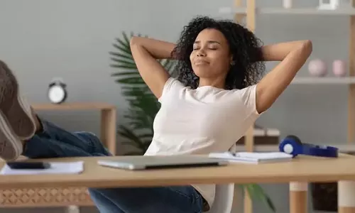 Health: अगर काम के दबाव के कारण आपका मानसिक स्वास्थ्य बिगड़ रहा है, तो अपनाएं ये टिप्स