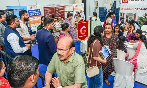 एक ही छत के नीचे ज्ञान का प्रवाह: छात्रों ने भ्रम पर काबू पाया एक ही छत के नीचे ज्ञान का प्रवाह: छात्रों ने भ्रम पर काबू पाया
