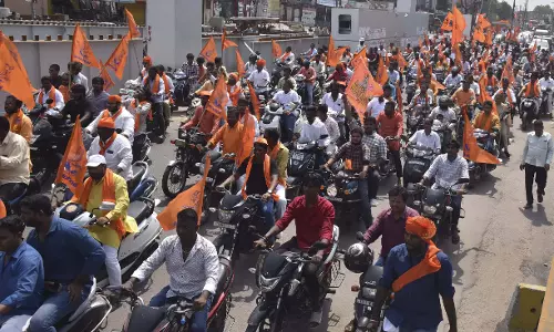 Hyderabad में हनुमान जयंती के अवसर पर शोभा यात्रा, मंदिर अनुष्ठान