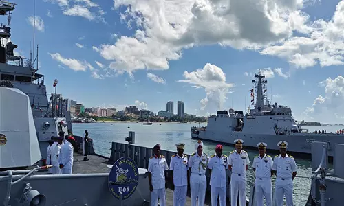 INS सुनयना तंजानिया के दार-एस-सलाम बंदरगाह पर पहुंची, अभ्यास ऐकीमे में भाग लेने के लिए तैयार