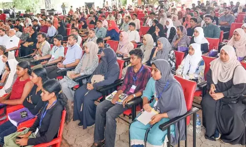 Kerala: अवसरों के महामेले के लिए ध्वजारोहण समारोह Kerala: अवसरों के महामेले के लिए ध्वजारोहण समारोह