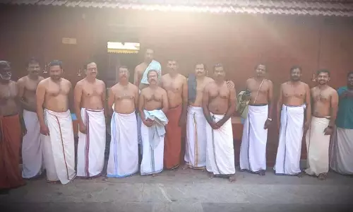 Kerala: पिलिकोड रायरामंगलम मंदिर के नालम्बलम में पहली बार जनता ने प्रवेश किया Kerala: पिलिकोड रायरामंगलम मंदिर के नालम्बलम में पहली बार जनता ने प्रवेश किया