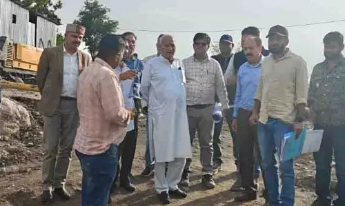 धगवार दूध संयंत्र से ग्रामीण अर्थव्यवस्था को बढ़ावा मिलेगा: Agri Minister धगवार दूध संयंत्र से ग्रामीण अर्थव्यवस्था को बढ़ावा मिलेगा: Agri Minister