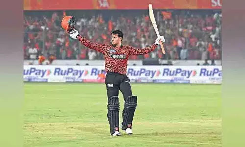 Abhishek Sharma की 141 रनों की तूफानी पारी की बदौलत सनराइजर्स ने पंजाब किंग्स को आठ विकेट से हराया