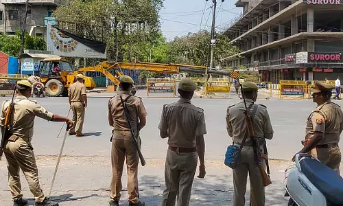 Agra की मस्जिद पर मांस फेंकने के मामले में 60 प्रदर्शनकारियों के खिलाफ मामला दर्ज