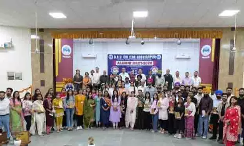 DAV College में पूर्व छात्र मिलन समारोह आयोजित DAV College में पूर्व छात्र मिलन समारोह आयोजित