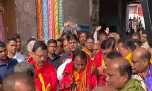 CM माझी ने पुरी के जगन्नाथ मंदिर में की पूजा