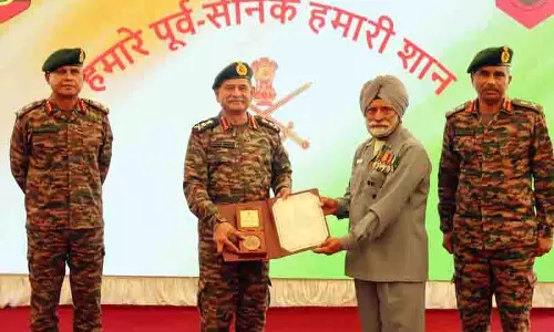 General Dwivedi ने 4 पूर्व सैन्यकर्मियों को सम्मानित किया