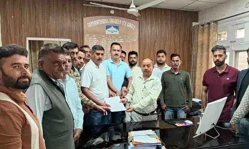 Nurpur के ठेकेदारों ने भुगतान मांगा, सरकारी परियोजनाएं रोकने की धमकी दी Nurpur के ठेकेदारों ने भुगतान मांगा, सरकारी परियोजनाएं रोकने की धमकी दी
