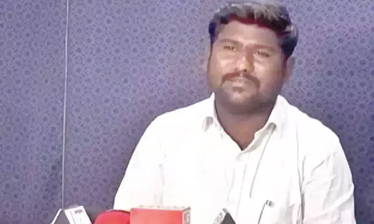 Andhra: युवा कांग्रेस ने आरोग्यश्री जिला समन्वयक के निलंबन की मांग की