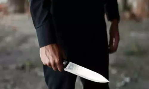 यूटर्न पर बिगड़ी बात, नाबालिग ने चाकू चलाया, दूसरे ने कहा- जिंदा नहीं बचना चाहिए
