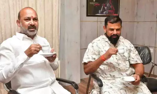 मतभेदों के बीच, बंदी संजय ने Hyderabad में राजा सिंह से चाय पर मुलाकात की