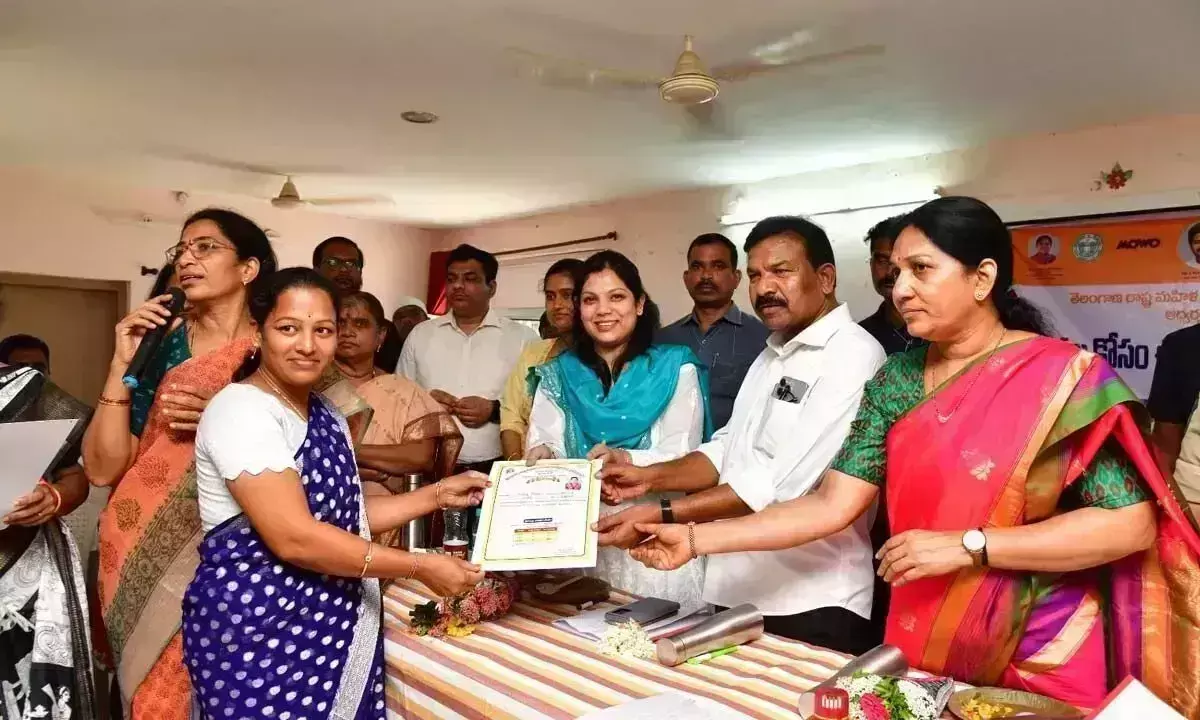 MLA सत्यनारायण ने महिलाओं के लिए इलेक्ट्रिक ऑटो ड्राइविंग प्रशिक्षण कार्यक्रम का शुभारंभ किया