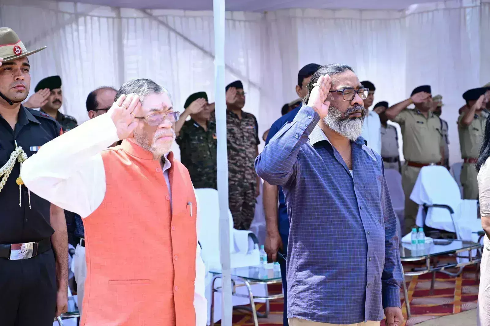 Ranchi नक्सली हमले में शहीद जवान को राज्यपाल और सीएम ने दी श्रद्धांजलि Ranchi नक्सली हमले में शहीद जवान को राज्यपाल और सीएम ने दी श्रद्धांजलि