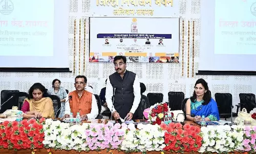Raigarh कलेक्टर ने निवेश और रोजगार को बढ़ावा देने के लिए मासिक उद्योग बैठक शुरू की Raigarh कलेक्टर ने निवेश और रोजगार को बढ़ावा देने के लिए मासिक उद्योग बैठक शुरू की