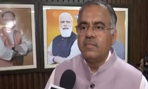 BJP नेता ने मुर्शिदाबाद विरोध प्रदर्शन को लेकर पश्चिम बंगाल सरकार पर किया कटाक्ष BJP नेता ने मुर्शिदाबाद विरोध प्रदर्शन को लेकर पश्चिम बंगाल सरकार पर किया कटाक्ष