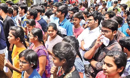 JEE मेन की ऑनलाइन परीक्षा के अंतिम चरण की प्रारंभिक कुंजी जारी कर दी गई JEE मेन की ऑनलाइन परीक्षा के अंतिम चरण की प्रारंभिक कुंजी जारी कर दी गई