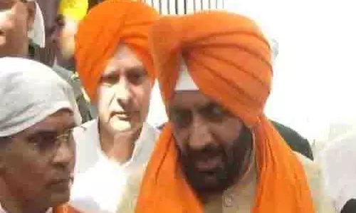 CM सैनी ने बैसाखी पर आनंदपुर साहिब में प्रार्थना की, खालसा पंथ, जलियांवाला पीड़ितों का किया सम्मान