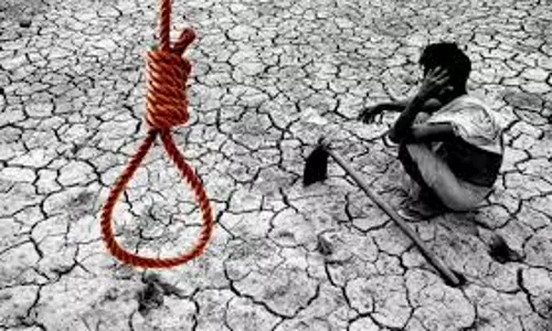 Hamirpur: कर्ज से दबे किसान ने की आत्महत्या, फसल बर्बाद होने से था परेशान Hamirpur: कर्ज से दबे किसान ने की आत्महत्या, फसल बर्बाद होने से था परेशान
