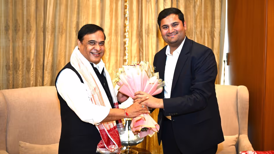 Assam के मुख्यमंत्री और अडानी के निदेशक ने 50,000 करोड़ रुपये के निवेश प्रस्ताव को क्रियान्वित करने का कदम उठाया Assam के मुख्यमंत्री और अडानी के निदेशक ने 50,000 करोड़ रुपये के निवेश प्रस्ताव को क्रियान्वित करने का कदम उठाया