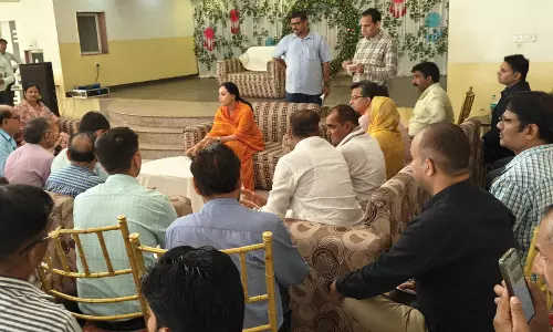 Jaipur: सड़कों के निर्माण के संबंध में की गई बजट घोषणा को निर्धारित समय में पूर्ण करें Jaipur: सड़कों के निर्माण के संबंध में की गई बजट घोषणा को निर्धारित समय में पूर्ण करें