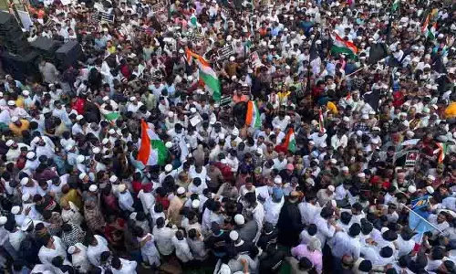 Hyderabad: वक्फ संशोधन अधिनियम 2025 के खिलाफ हजारों लोगों ने रैली निकाली Hyderabad: वक्फ संशोधन अधिनियम 2025 के खिलाफ हजारों लोगों ने रैली निकाली