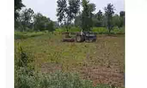 फ्रॉड दस्तावेज के आधार पर प्रार्थी को करना चाहते बेदखल, जानें पूरा मामला फ्रॉड दस्तावेज के आधार पर प्रार्थी को करना चाहते बेदखल, जानें पूरा मामला