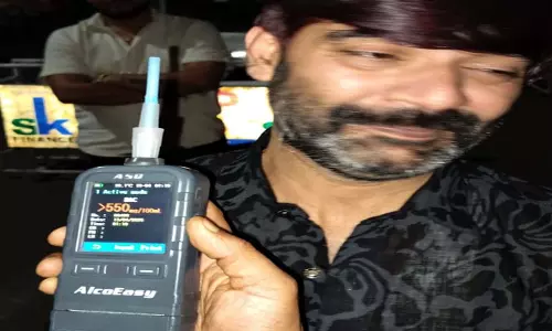 देर रात ड्रंक एंड ड्राइव कर वाहन चलाने वालों पर रायपुर पुलिस की कार्रवाई देर रात ड्रंक एंड ड्राइव कर वाहन चलाने वालों पर रायपुर पुलिस की कार्रवाई