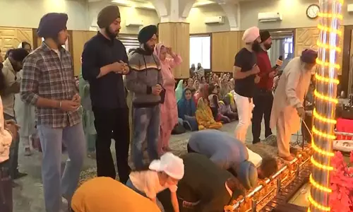 जम्मू-कश्मीर: एकता के साथ मनाई गई Baisakhi, शांति की प्रार्थना