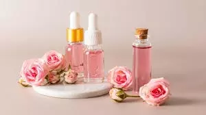 Skin Care: गुलाब जल त्वचा को देता है प्राकृतिक ठंडक, इन तरीकों से करें अपने स्किन केयर रूटीन में शामिल Skin Care: गुलाब जल त्वचा को देता है प्राकृतिक ठंडक, इन तरीकों से करें अपने स्किन केयर रूटीन में शामिल
