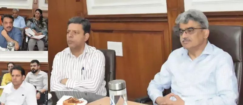 मुख्य सचिव ने J&K में सामाजिक सुरक्षा योजनाओं की समीक्षा की मुख्य सचिव ने J&K में सामाजिक सुरक्षा योजनाओं की समीक्षा की