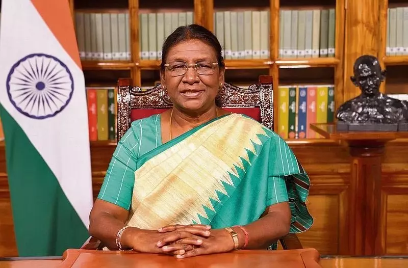 राष्ट्रपति मुर्मू ने अंबेडकर के आदर्शों के प्रति पुनः समर्पण का आह्वान किया राष्ट्रपति मुर्मू ने अंबेडकर के आदर्शों के प्रति पुनः समर्पण का आह्वान किया