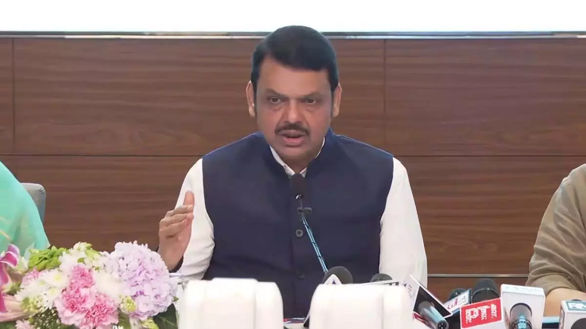 Maharashtra CM : 2026 के अंत तक 80% किसानों को 12 घंटे मुफ्त बिजली मिलेगी Maharashtra CM : 2026 के अंत तक 80% किसानों को 12 घंटे मुफ्त बिजली मिलेगी