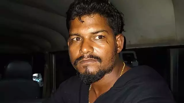 Tamil Nadu: बेटी को डांटने वाले निर्माण मजदूर की हत्या के आरोप में पिता गिरफ्तार Tamil Nadu: बेटी को डांटने वाले निर्माण मजदूर की हत्या के आरोप में पिता गिरफ्तार