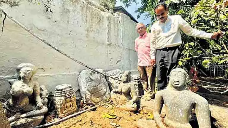 पुरातत्वविदों ने Telangana सरकार से प्राचीन मूर्तियों को संरक्षित करने का आग्रह किया पुरातत्वविदों ने Telangana सरकार से प्राचीन मूर्तियों को संरक्षित करने का आग्रह किया