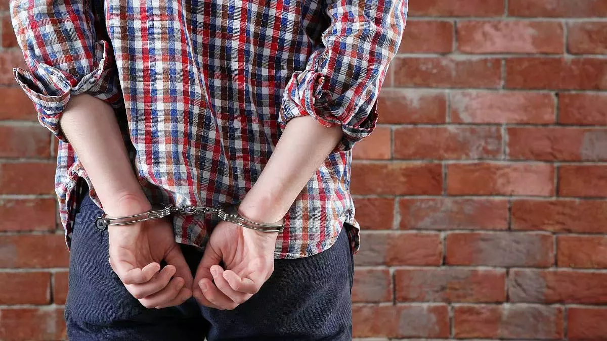 Mumbai: विवाहित महिला ने अपने दोस्त पर अश्लील वीडियो के जरिए ब्लैकमेल करने का आरोप लगाया Mumbai: विवाहित महिला ने अपने दोस्त पर अश्लील वीडियो के जरिए ब्लैकमेल करने का आरोप लगाया