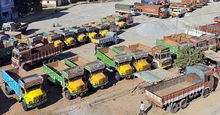 आज रात से ट्रक हड़ताल: लॉरी मालिक संघ के अध्यक्ष शानमुखप्पा आज रात से ट्रक हड़ताल: लॉरी मालिक संघ के अध्यक्ष शानमुखप्पा