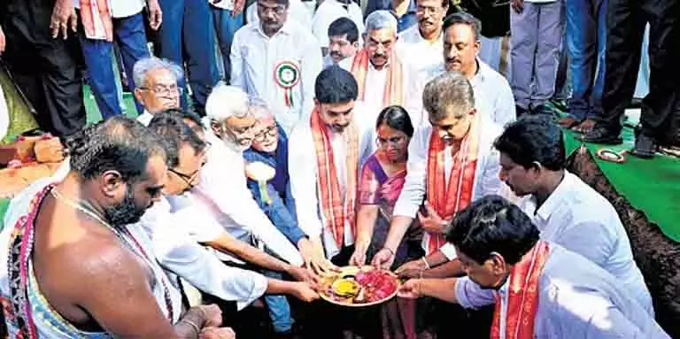 Andhra के मंत्री लोकेश ने मंगलागिरी अस्पताल का शिलान्यास किया Andhra के मंत्री लोकेश ने मंगलागिरी अस्पताल का शिलान्यास किया