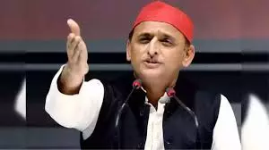 Lucknow: समाजवादी पार्टी प्रमुख अखिलेश यादव ने उठाए कानून-व्यवस्था पर सवाल Lucknow: समाजवादी पार्टी प्रमुख अखिलेश यादव ने उठाए कानून-व्यवस्था पर सवाल