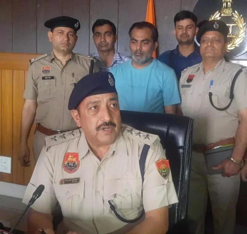 Haryana : अंतरराज्यीय लग्जरी वाहन चोर गिरोह का भंडाफोड़, 1 गिरफ्तार Haryana : अंतरराज्यीय लग्जरी वाहन चोर गिरोह का भंडाफोड़, 1 गिरफ्तार