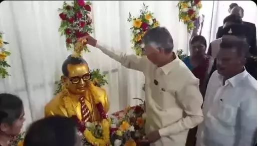 आंध्र के CM-YSRC प्रमुख ने BR अंबेडकर को श्रद्धांजलि दी आंध्र के CM-YSRC प्रमुख ने BR अंबेडकर को श्रद्धांजलि दी