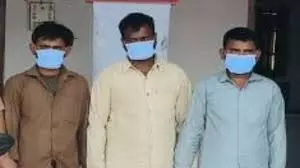 Hardoi में 30 लाख की अफीम बरामद, तीन तस्कर गिरफ्तार Hardoi में 30 लाख की अफीम बरामद, तीन तस्कर गिरफ्तार