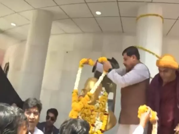 मुख्यमंत्री मोहन यादव ने बाबासाहेब की जन्मस्थली स्मारक पर अर्पित की डॉ. बीआर अंबेडकर को श्रद्धांजलि मुख्यमंत्री मोहन यादव ने बाबासाहेब की जन्मस्थली स्मारक पर अर्पित की डॉ. बीआर अंबेडकर को श्रद्धांजलि