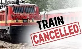 Bareilly: 13 ट्रेनें रद्द, यात्रा करने वालों की बढ़ी मुश्किलें Bareilly: 13 ट्रेनें रद्द, यात्रा करने वालों की बढ़ी मुश्किलें