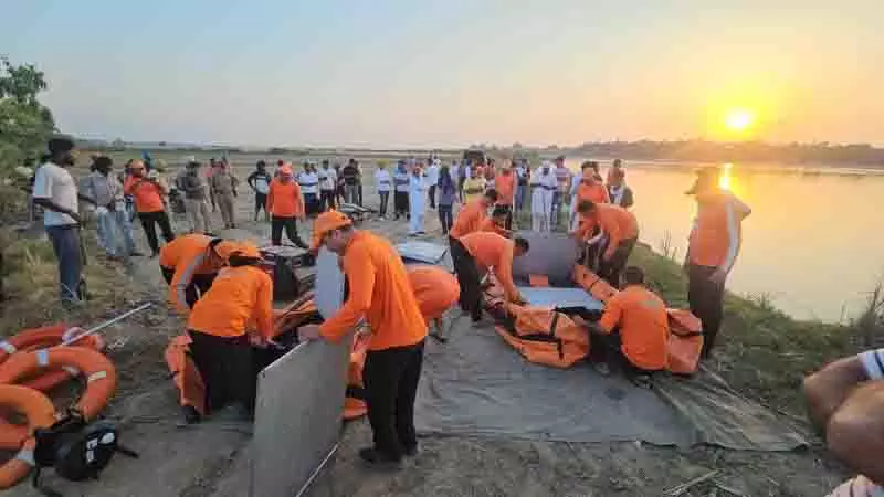 Baisakhi के दिन सैर पर निकले दो भाइयों समेत चार लोग ब्यास नदी में डूबे Baisakhi के दिन सैर पर निकले दो भाइयों समेत चार लोग ब्यास नदी में डूबे