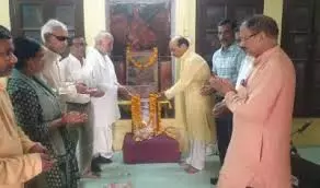 Ballia: नवल जी की 97वीं जयंती पर हुआ भव्य आयोजन, कवियों ने दी श्रद्धांजलि Ballia: नवल जी की 97वीं जयंती पर हुआ भव्य आयोजन, कवियों ने दी श्रद्धांजलि