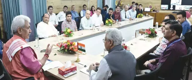 LG ने GMC-चिकित्सा संस्थानों के प्रमुखों के साथ बातचीत की LG ने GMC-चिकित्सा संस्थानों के प्रमुखों के साथ बातचीत की