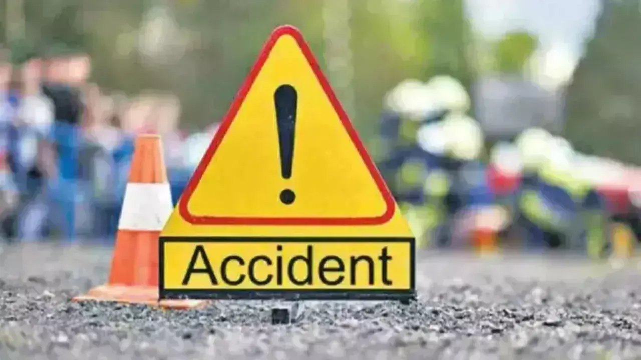 Telangana: विचित्र दुर्घटना में मोटर चालक की मौत Telangana: विचित्र दुर्घटना में मोटर चालक की मौत