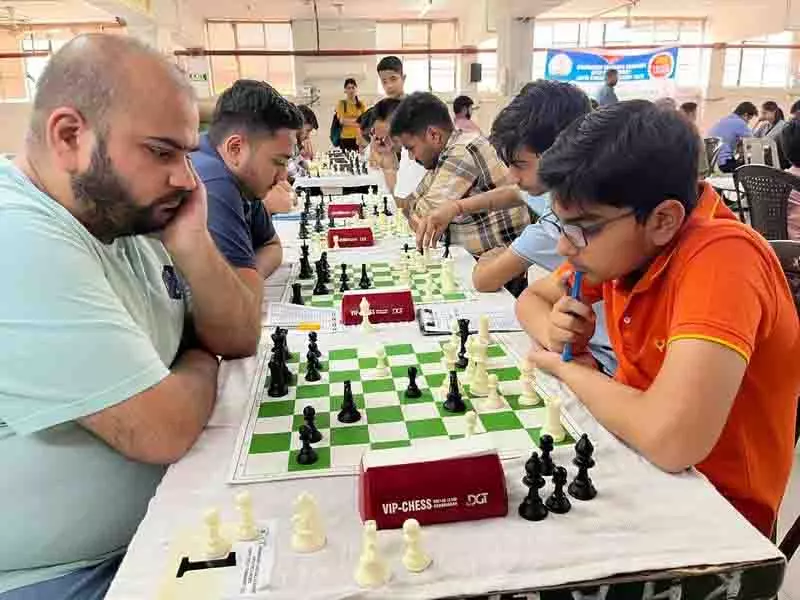 शतरंज प्रतियोगिता में Shubham ने जीती ओवरऑल ट्रॉफी शतरंज प्रतियोगिता में Shubham ने जीती ओवरऑल ट्रॉफी