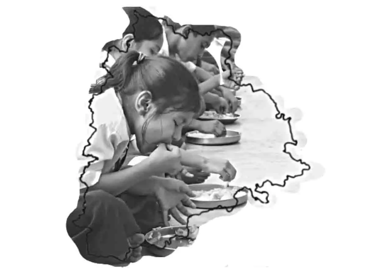 Telangana govt छात्रावास में 30 लड़कियां बीमार, खाने में कीड़े और बाल होने का आरोप Telangana govt छात्रावास में 30 लड़कियां बीमार, खाने में कीड़े और बाल होने का आरोप